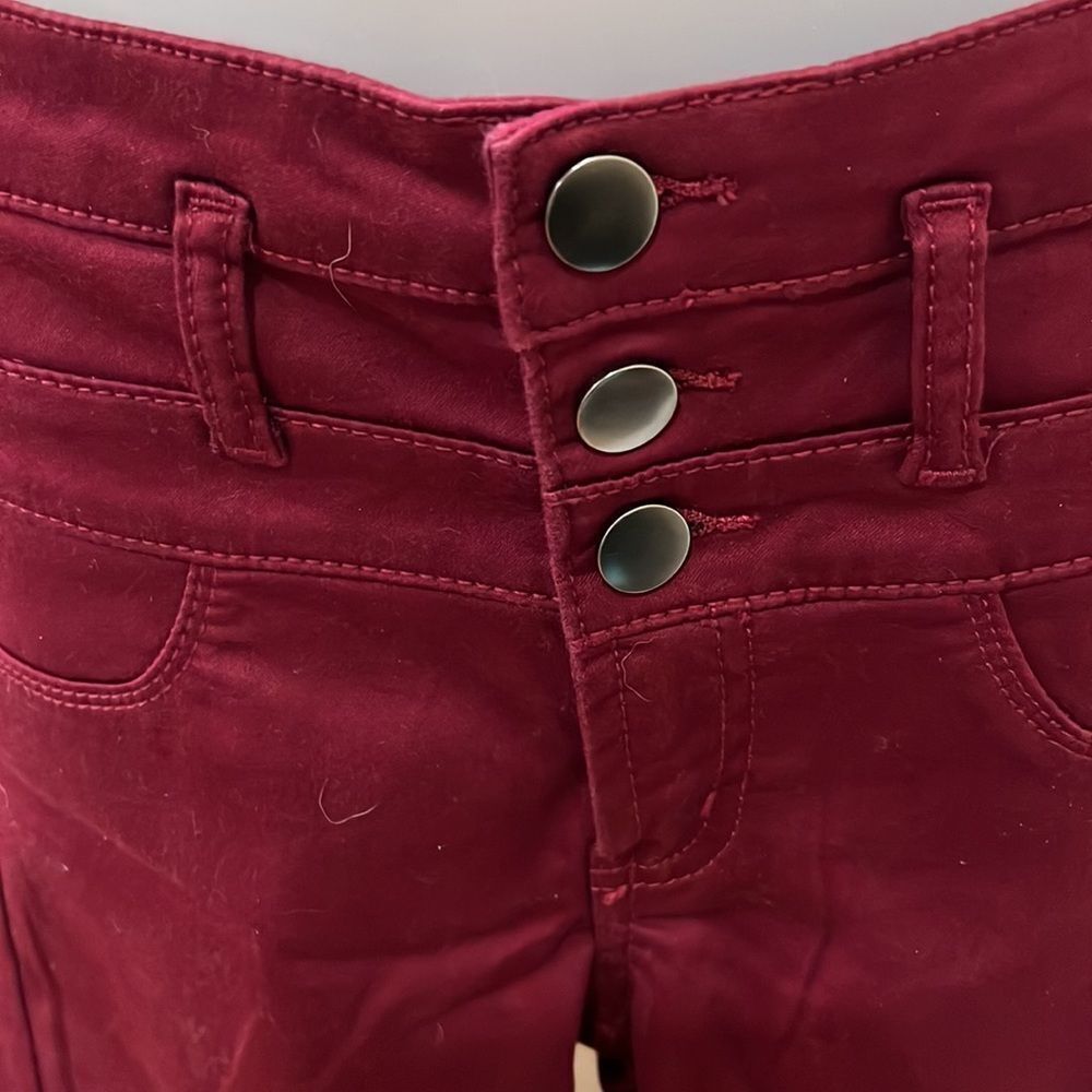 - No boundaries jeans. Mauve color. Size 5. Mid rise. Button and zipper fl…